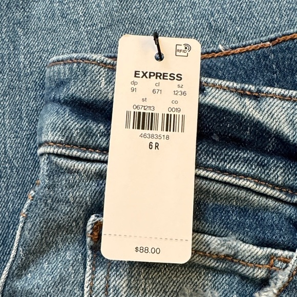 Express - NWT- Modern Straight High Rise - Picture 4 of 11